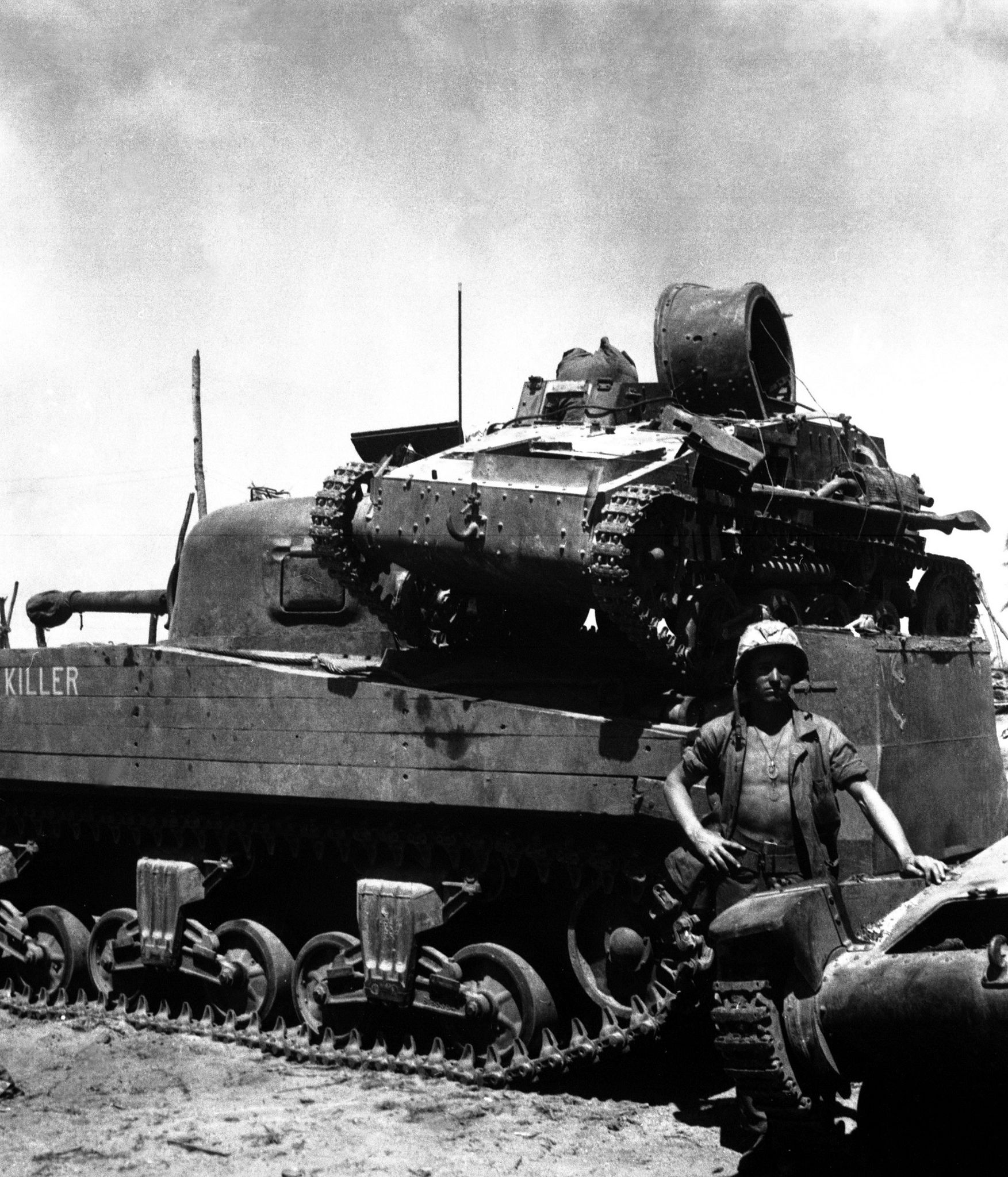 Usa_tank_with_a_Japanese_Tank_on_back