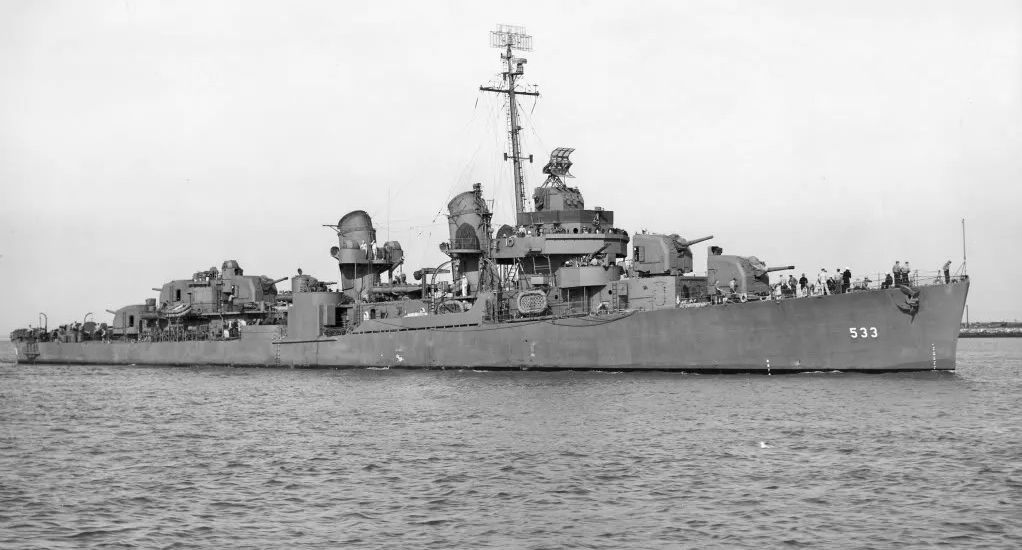 USS Hoel (DD-533) a Fletcher class destroyer in 1943