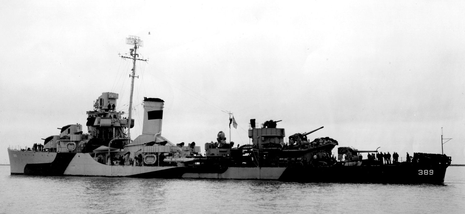 USS Mugford (DD-389) WWII US Navy dazzle camouflage 1944_d
