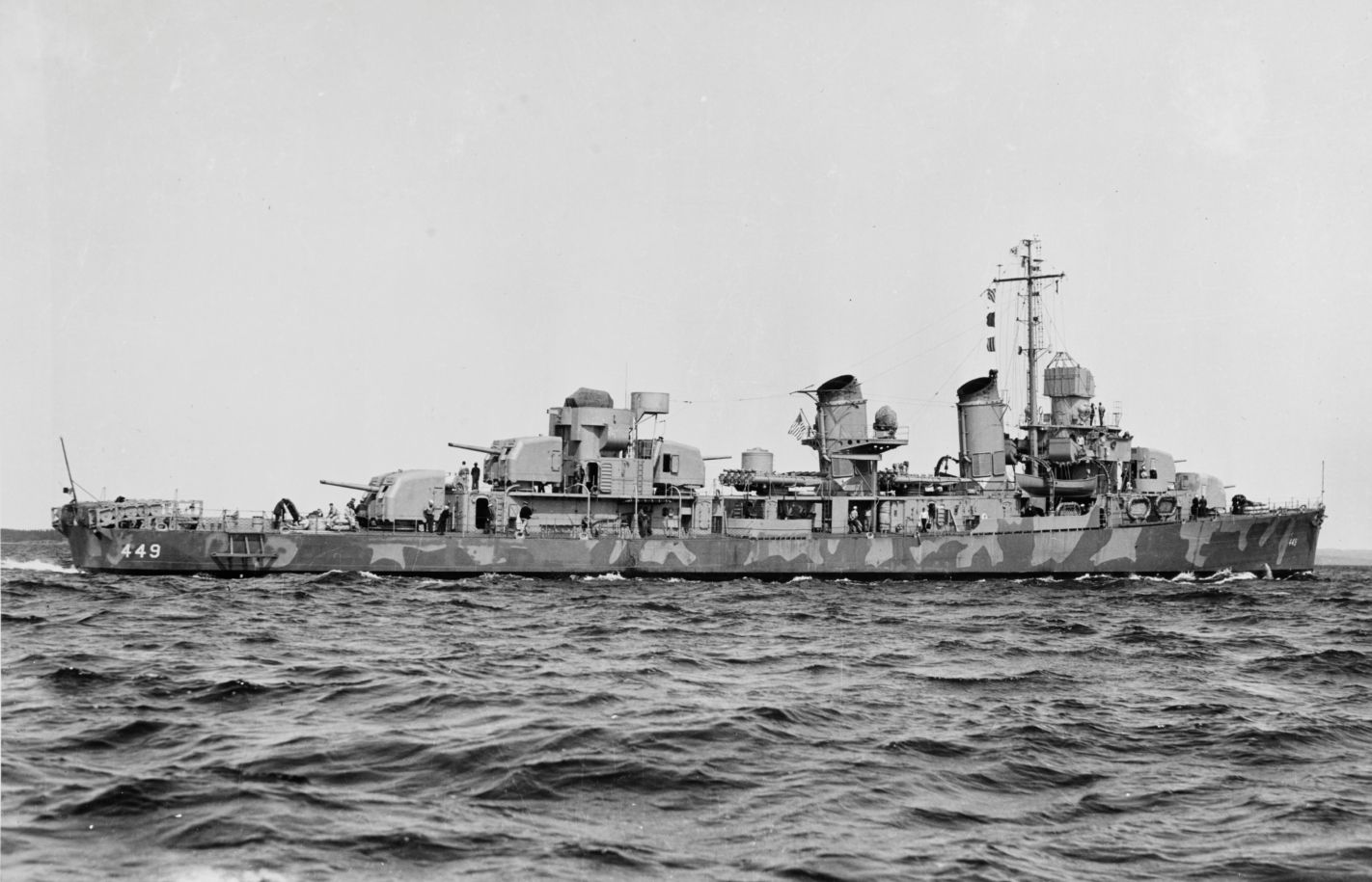 USS_Nicholas_(DD-449)_during_trials_on_28_May_1942_c1