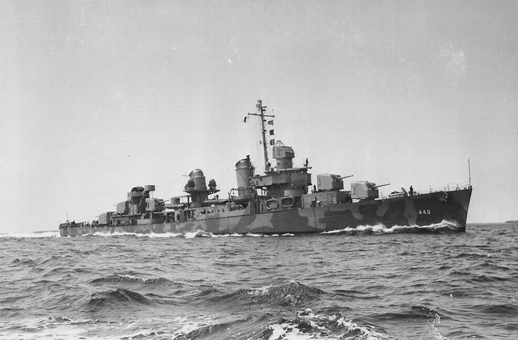 USS_Nicholas_(DD-449)_during_trials_on_28_May_1942_d