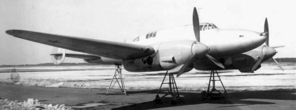 VI-100 ... Petlyakov Pe-2 prototype, trials of the landing gear (1)