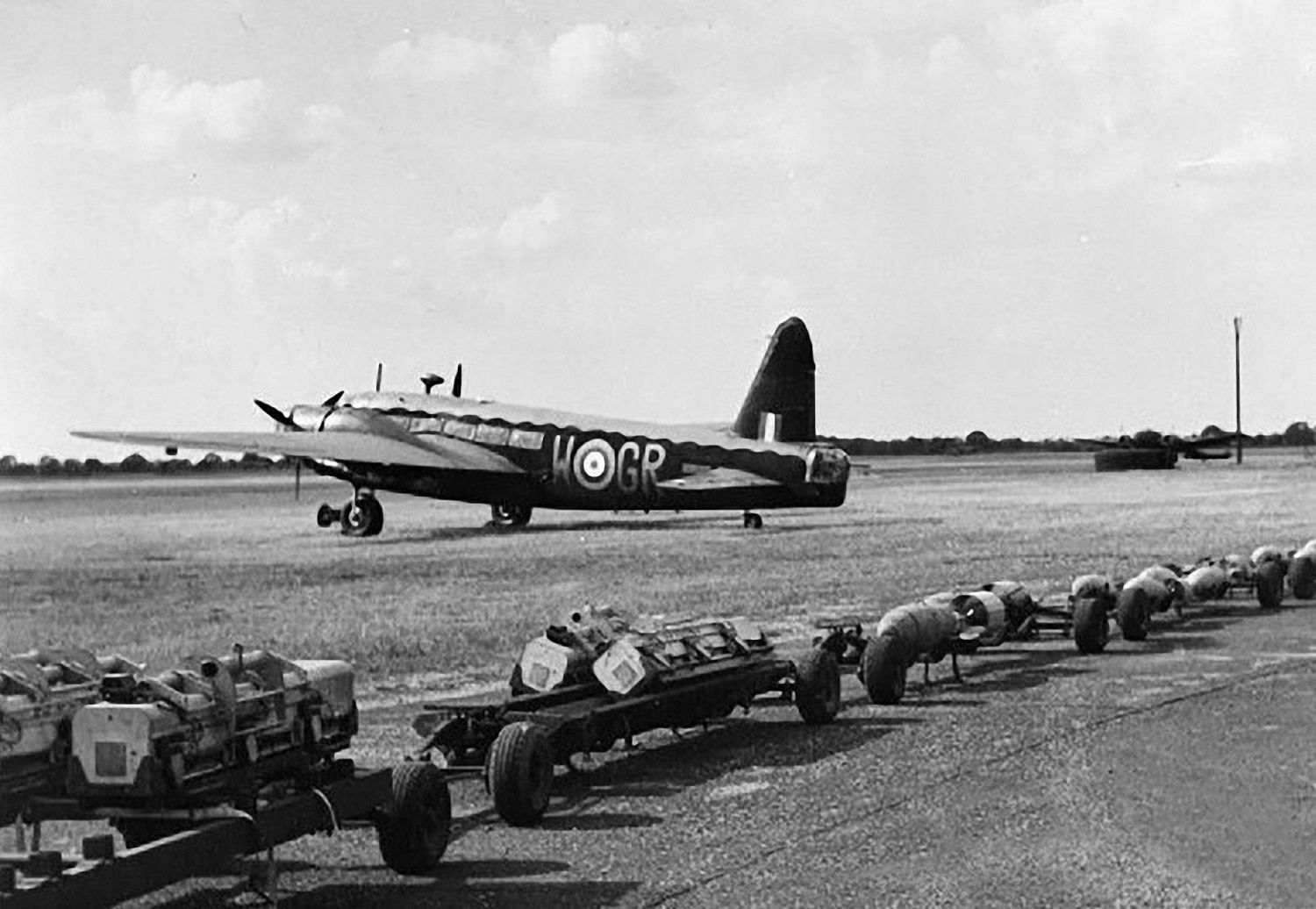 Vickers Wellington MkI.C GR-W W5690 of no. 301 Squadron (Polish).