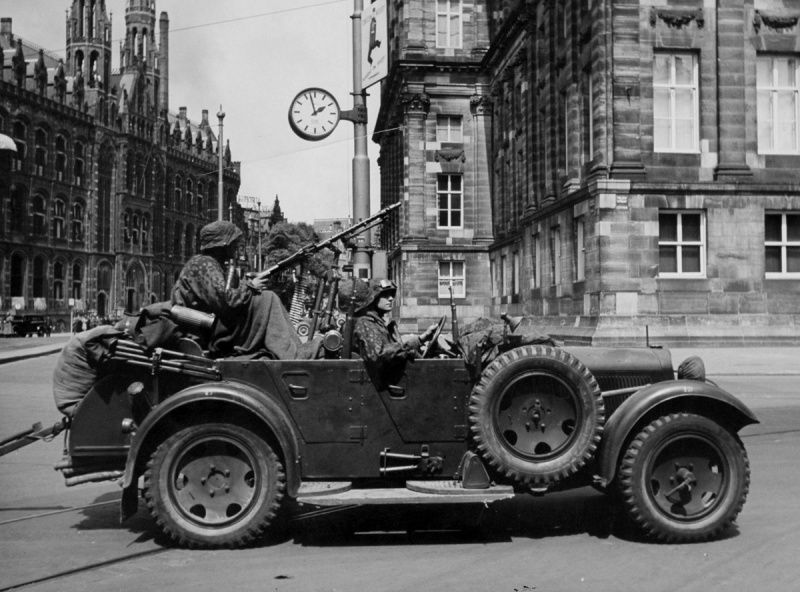 W-11 Wanderer car, Amsterdam, 1940 (2)
