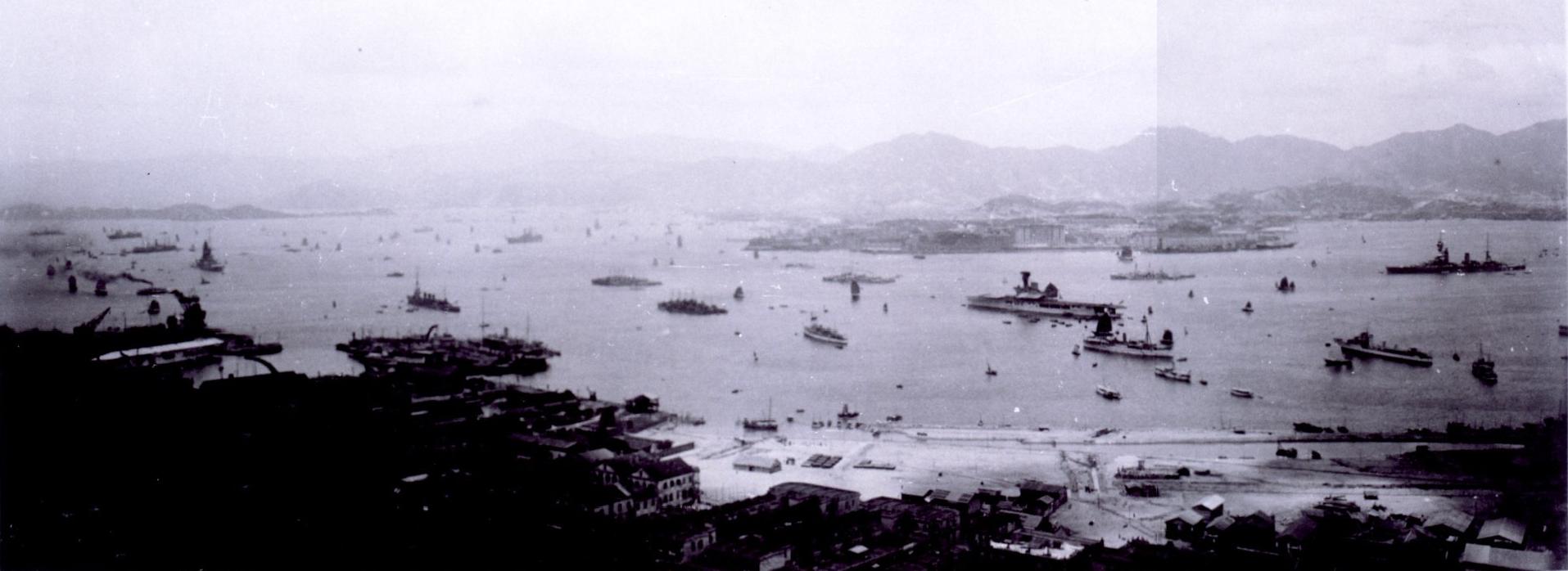 Warships_in_HK_harber