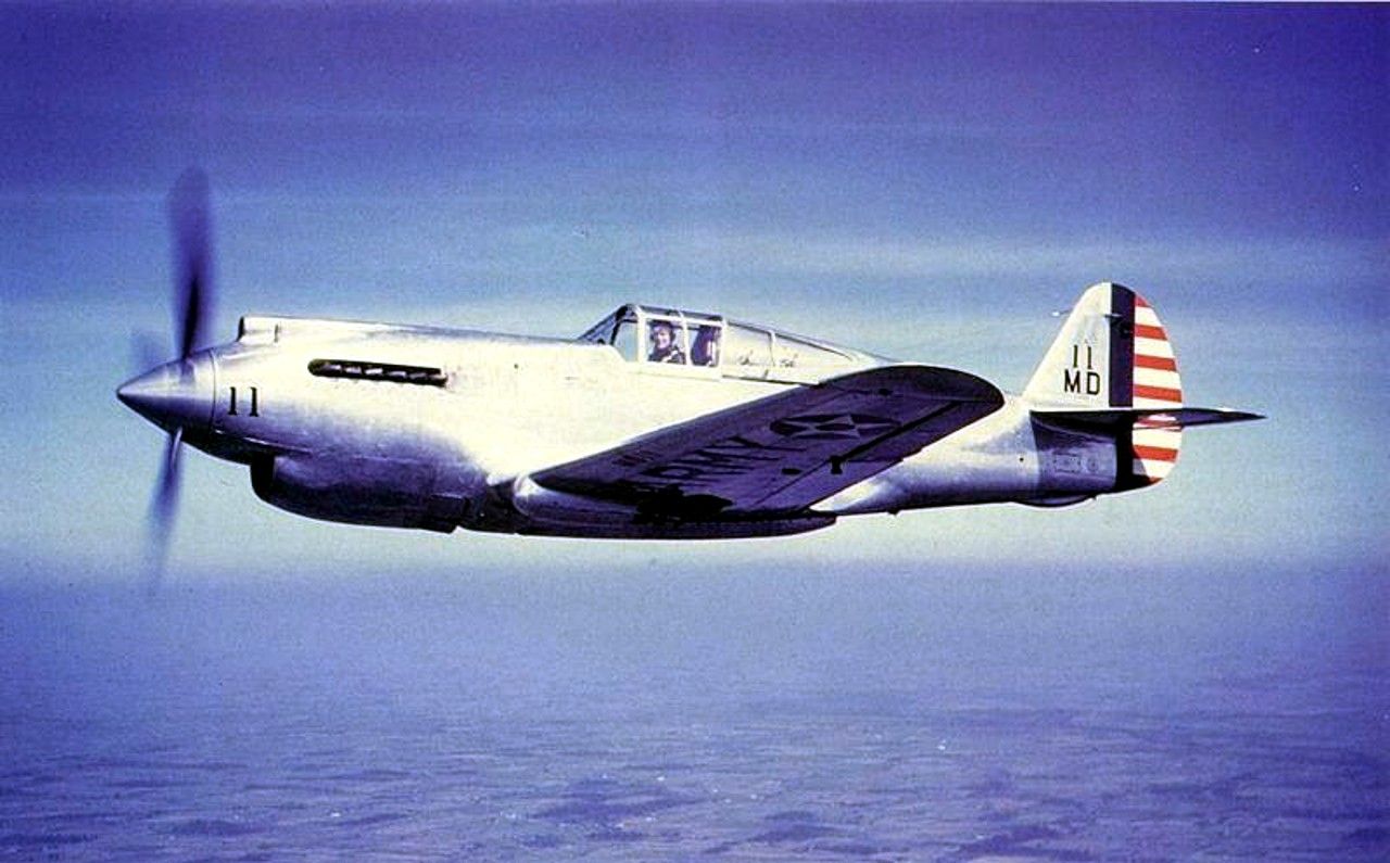 XP-40_flying