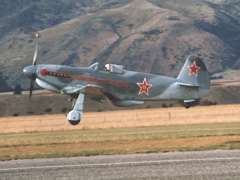 Yak-3  800 x 600
