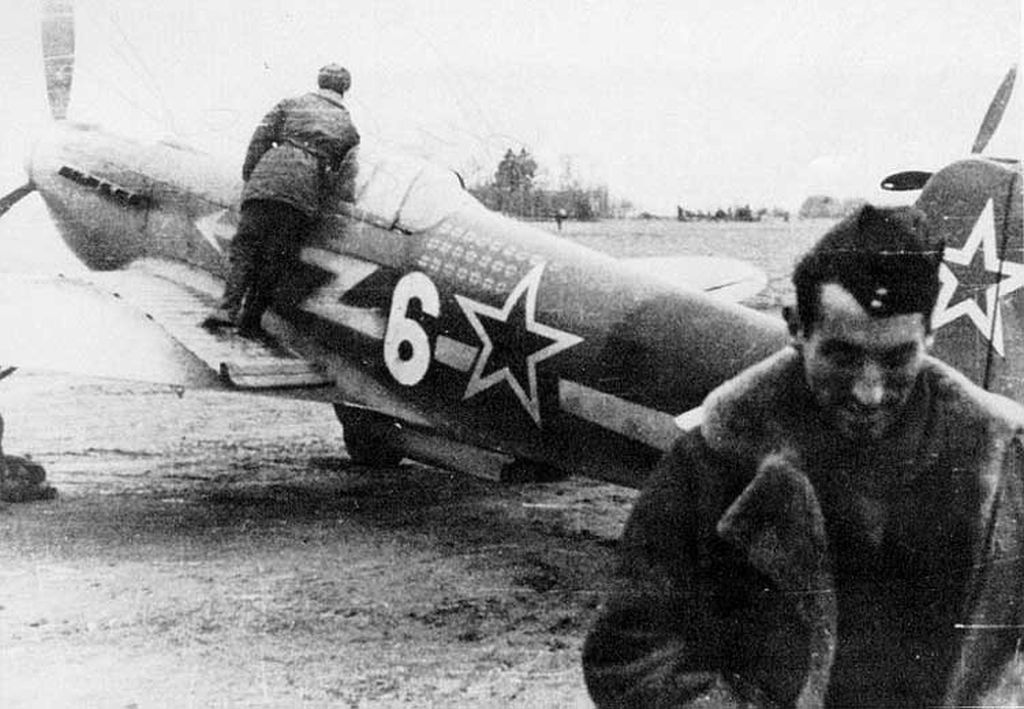 Yak-3 "White 6" of the Normandie-Niemen Regiment (3)