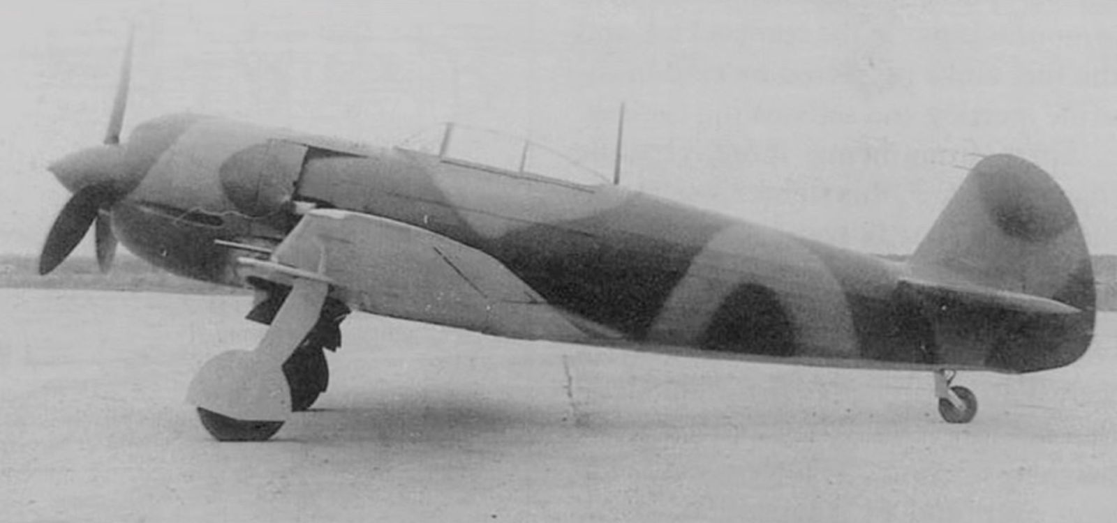 Yakovlev Yak-7 powered by the M-82 engine (1)