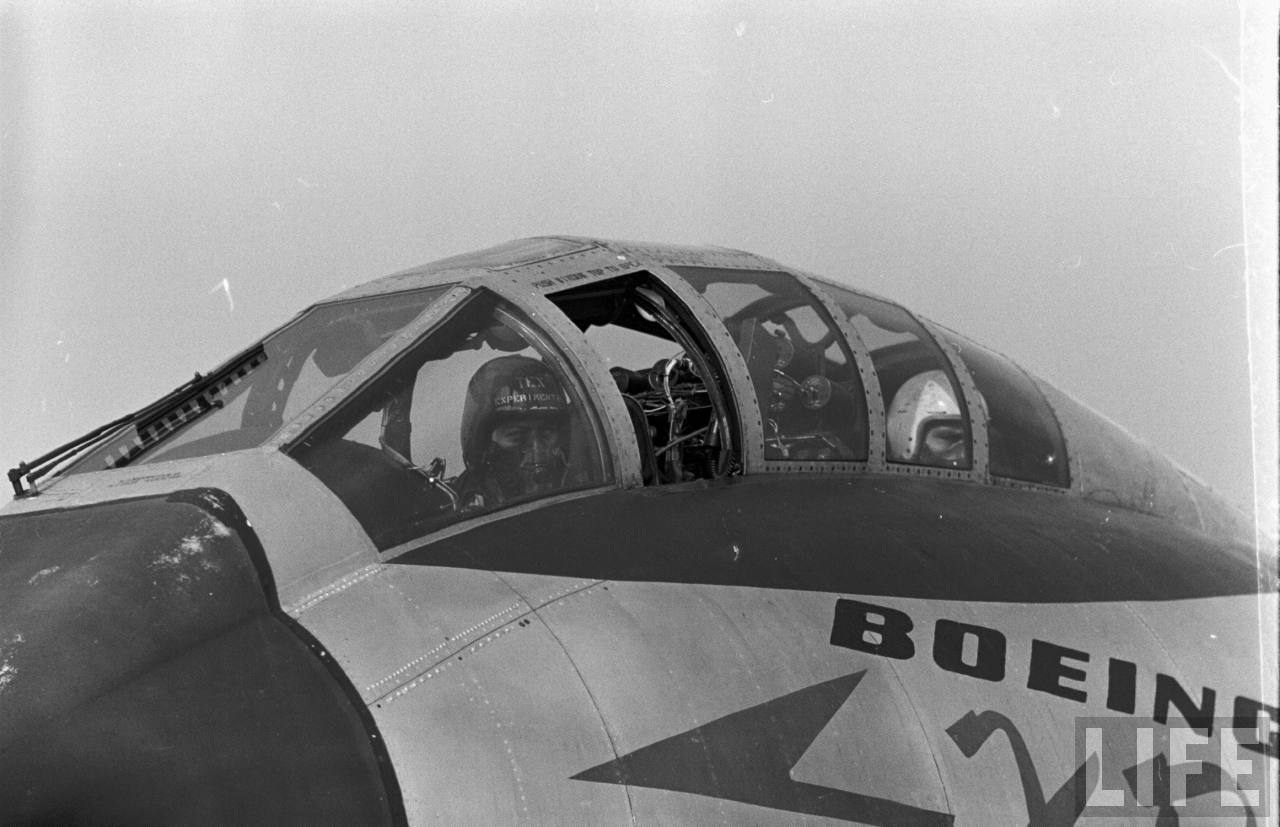 YB-52_out_side_Cockpit