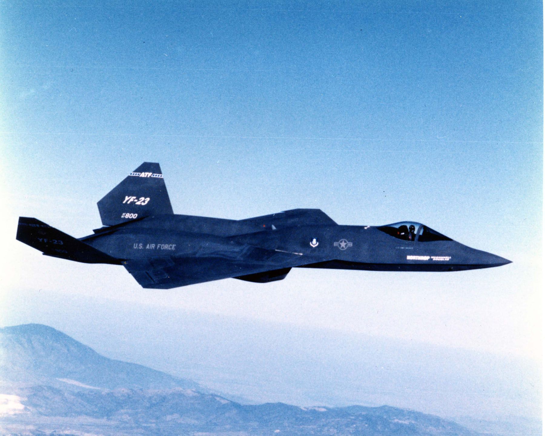 YF-23_front_right_view