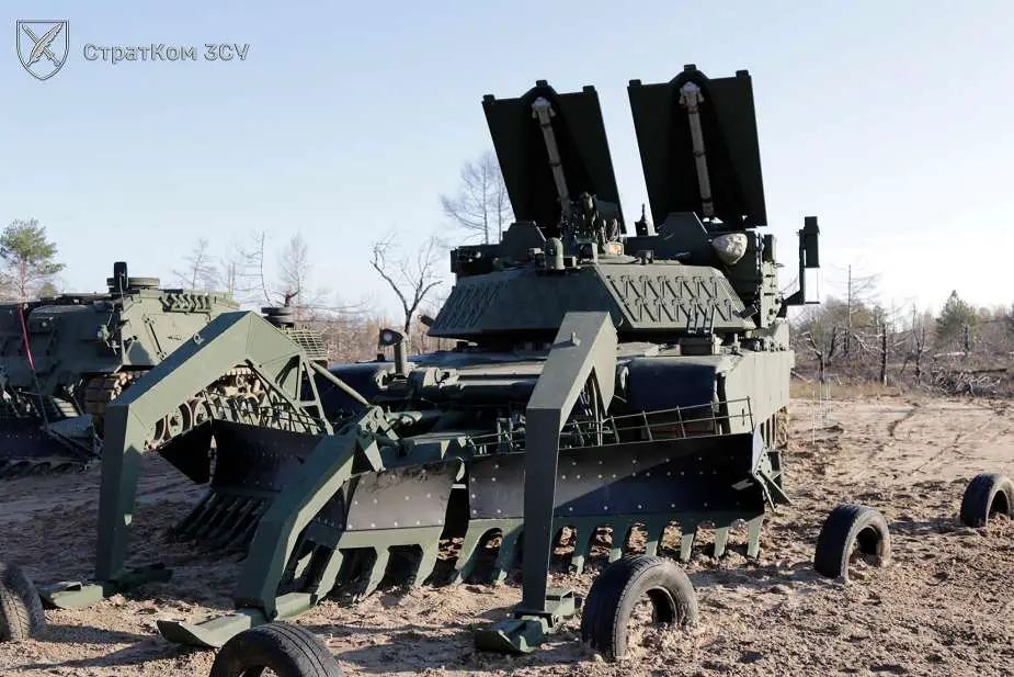 US_delivers_for_the_first_time_to_Ukraine_M1150_Assault_Breacher_Vehicles_925_001.jpg